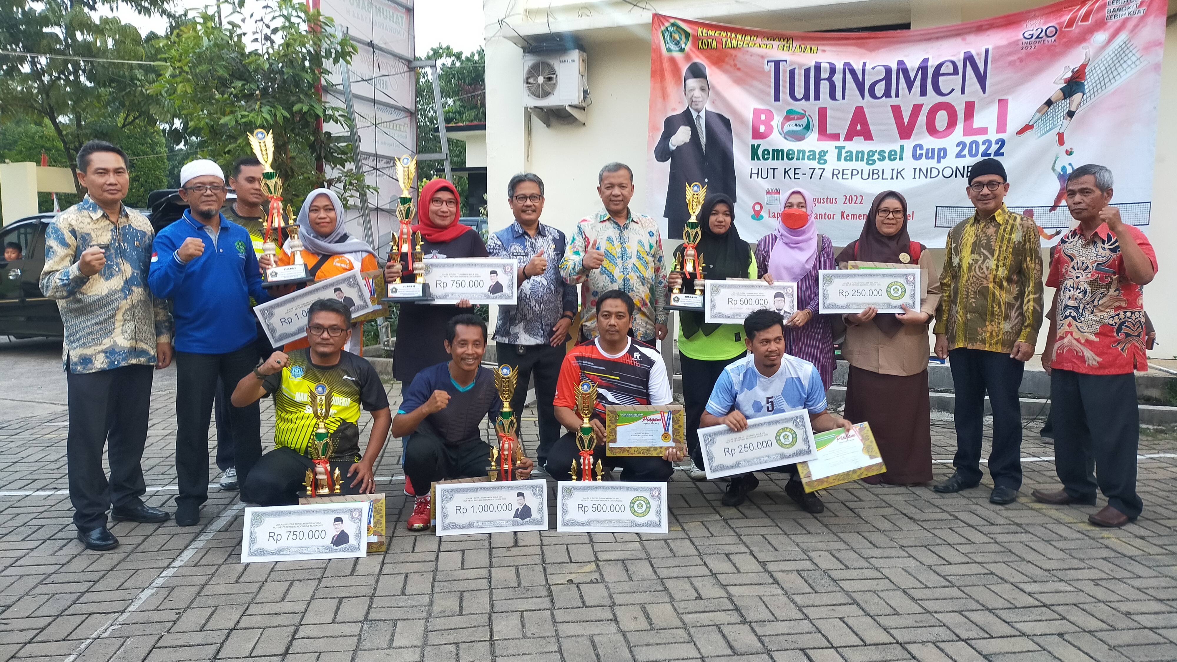 Pembagian Hadiah dan Penutupan Turnamen Bola Voli Kemenag Tangsel Cup 2022