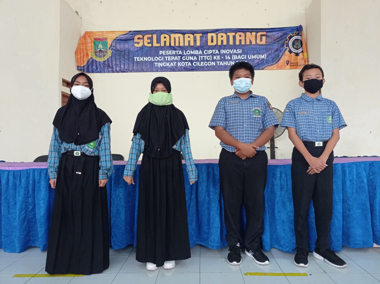 Tim MTsN 3 Kota Cilegon Berfoto