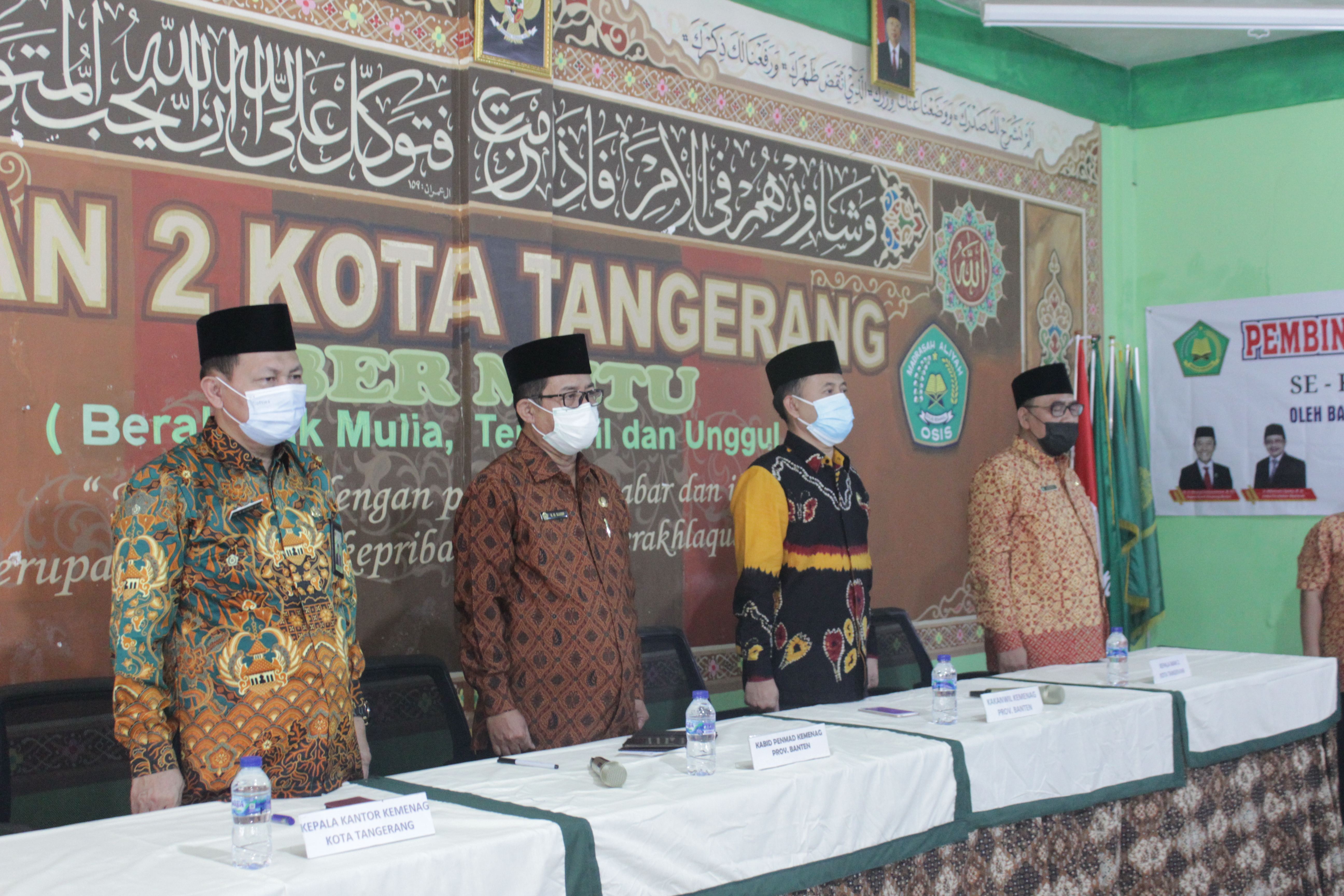 Seluruh peserta pembinaan menyanyikan lagu Indonesia Raya
