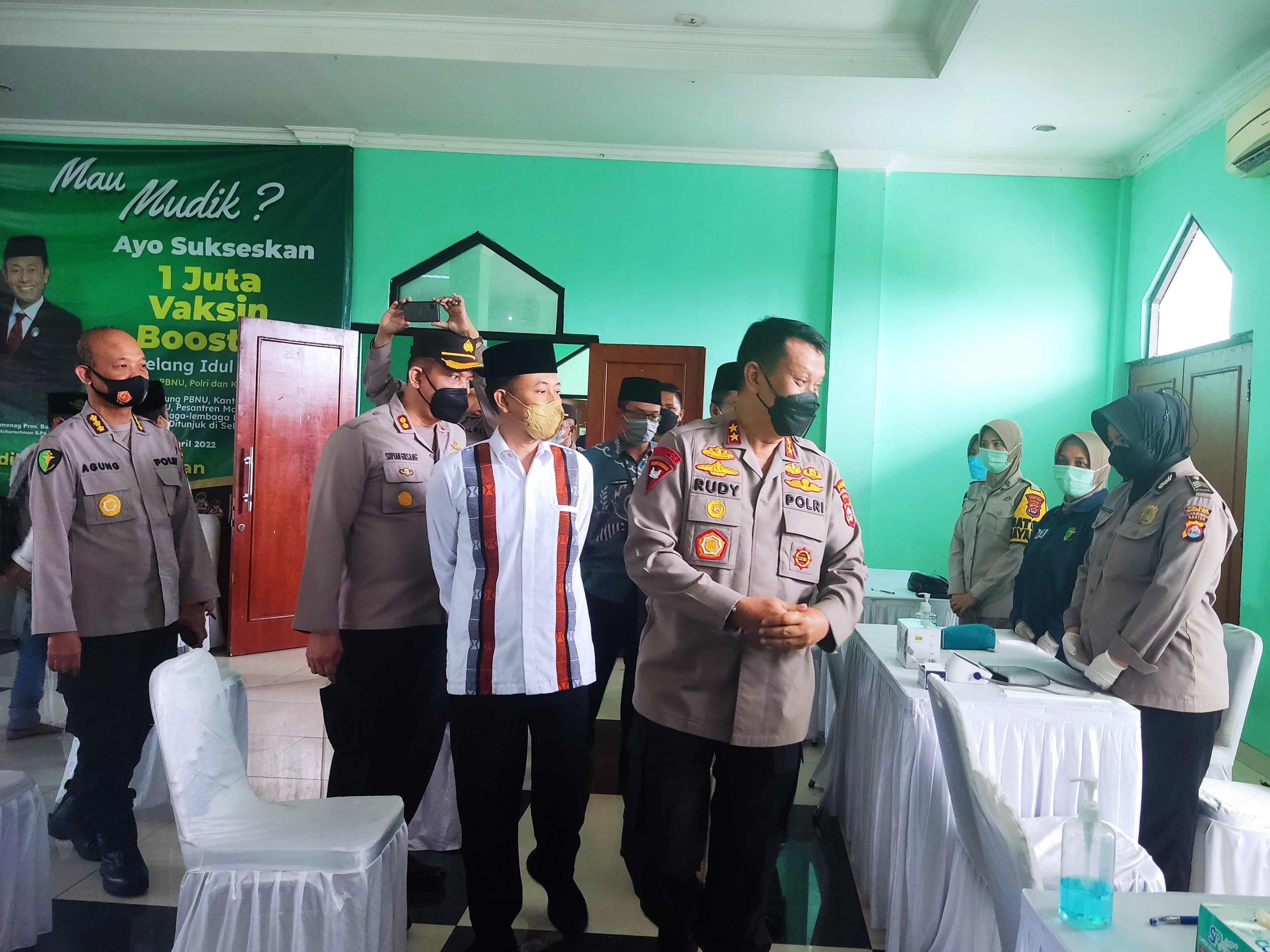 Kanwil Kemenag, Polda dan PWNU Banten genjot 1 juta vaksin booster