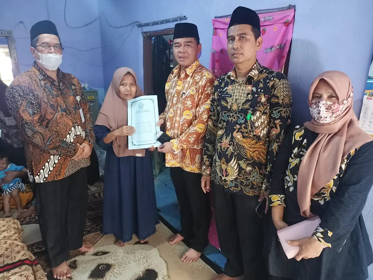 Kepala Kantor Kemenag Kota Serang Takziyah ke Almarhum Apin Arifin