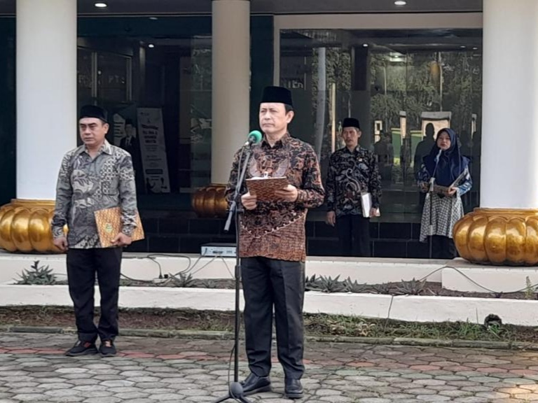 Kakanwil Kemenag Banten memimpin upacara Hari Lahir Pancasila.